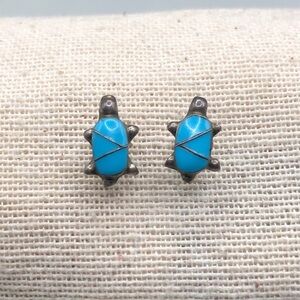 Vintage sterling silver artisan small turtle post stud earrings with turquoise.